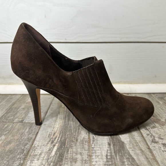 Cole Haan Brown Suede Booties Heels Size 8 - Picture 2 of 3